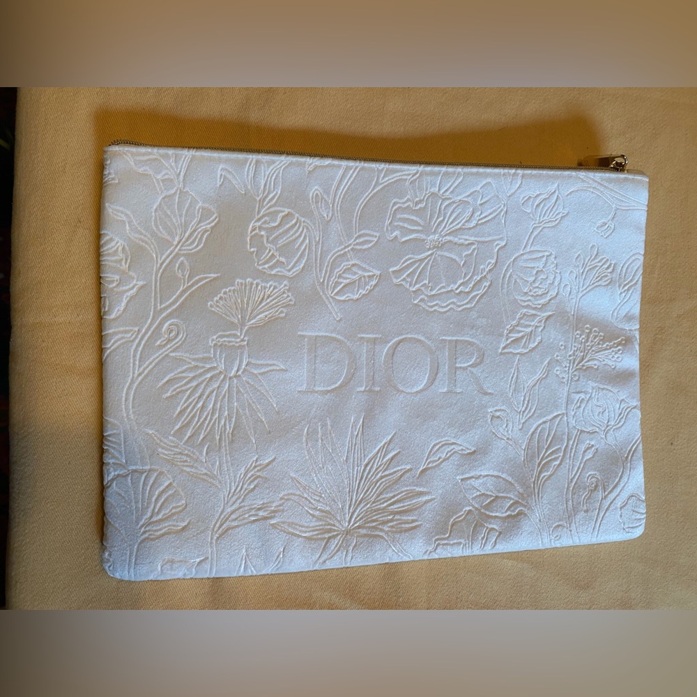 Dior New TROUSSE WHITE VELVET Cosmetic /Floral Embossed Pouch - Picture 2 of 16